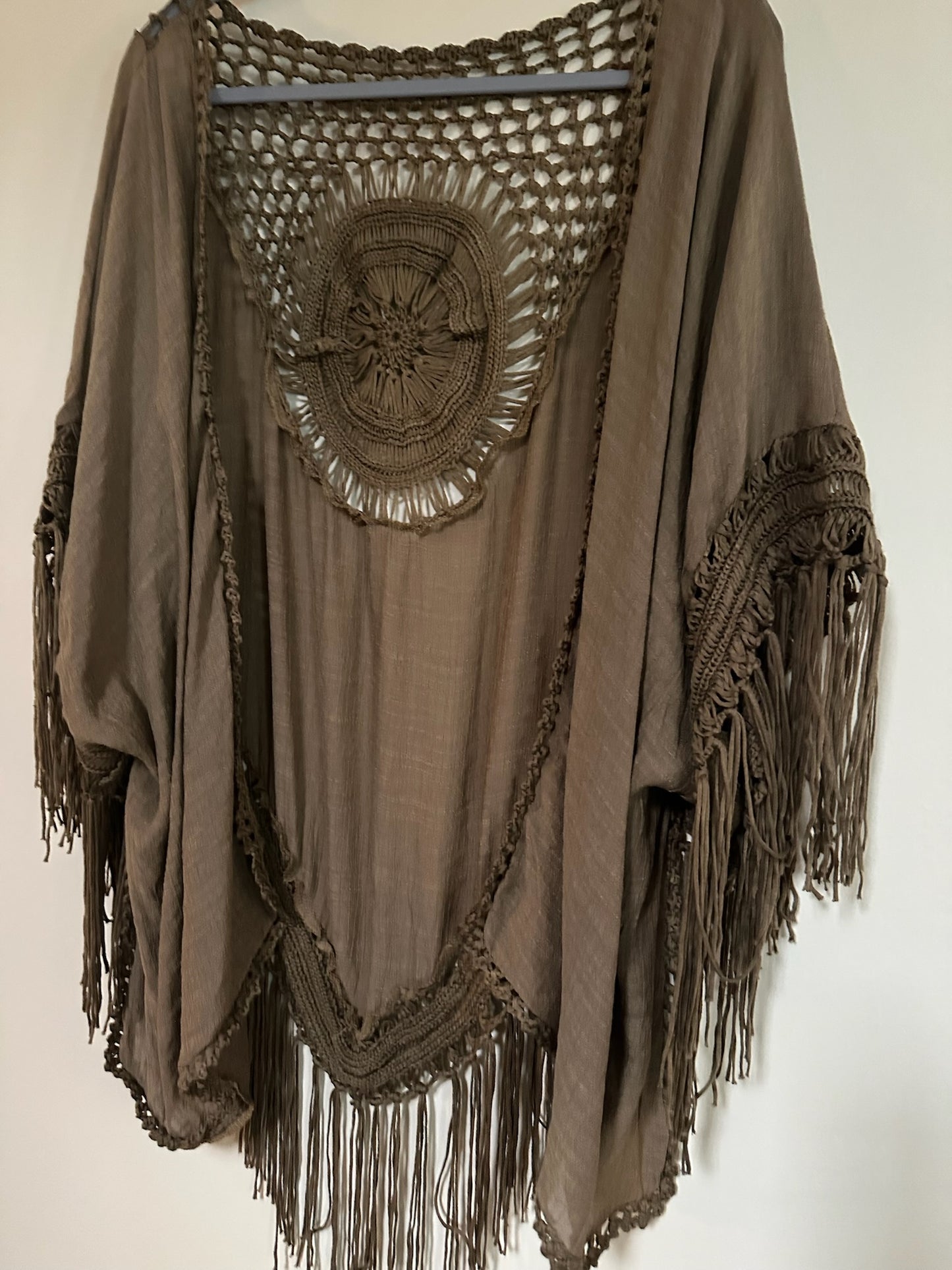 Linen shawl with Embroidered Back image 5