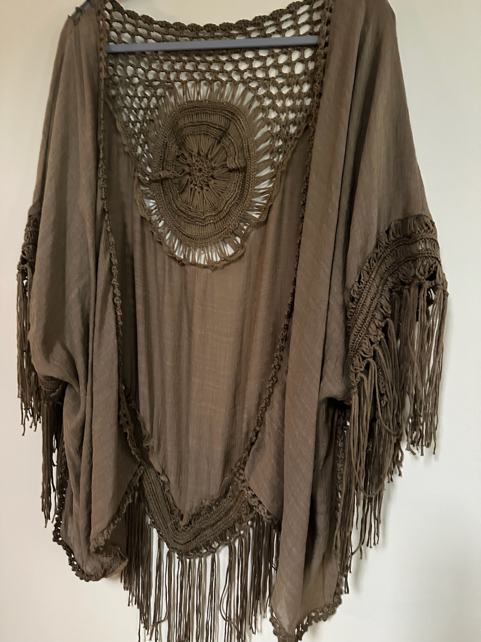 Linen shawl with Embroidered Back image 5