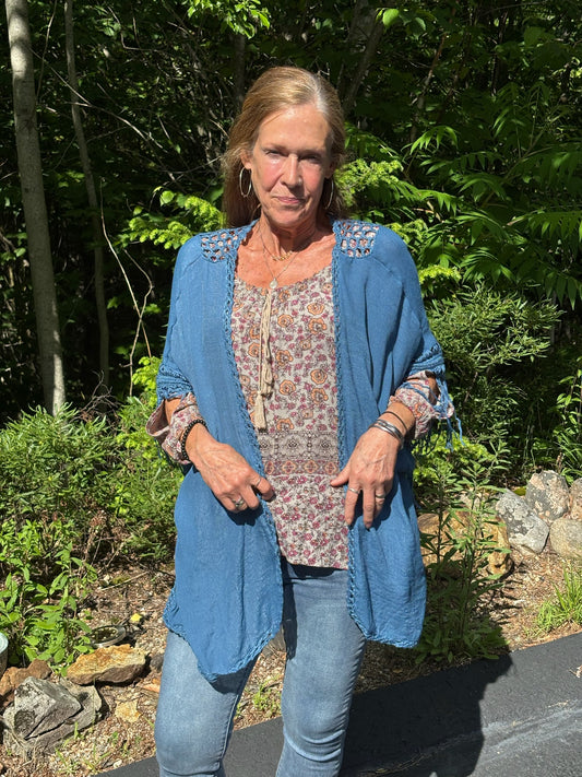 Linen shawl with Embroidered Back